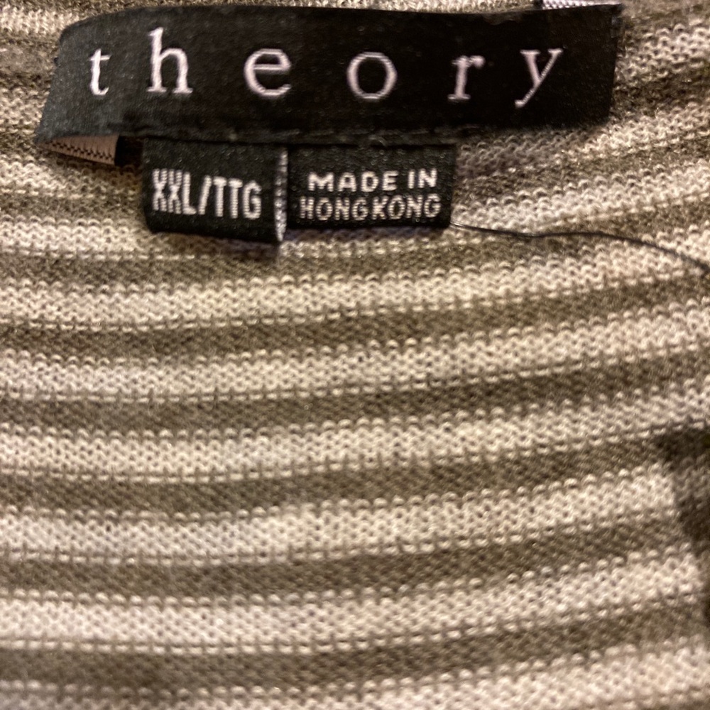 Theory silk long sleeve shirt. Very soft and clean